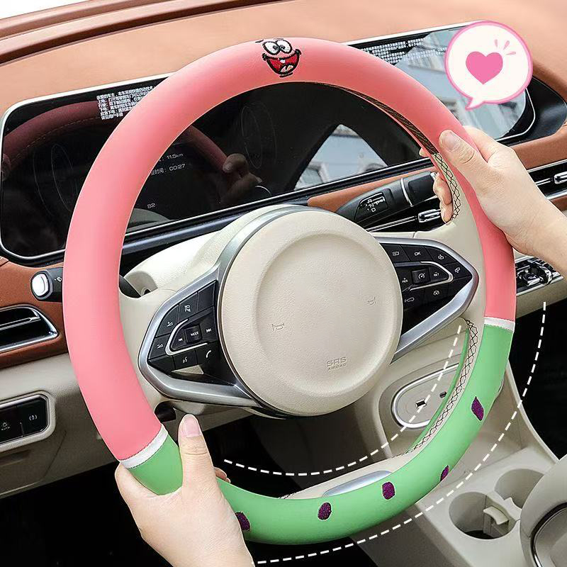 Coprivolante a tema SpongeBob  - Car Accessories Girly recensione e prezzo