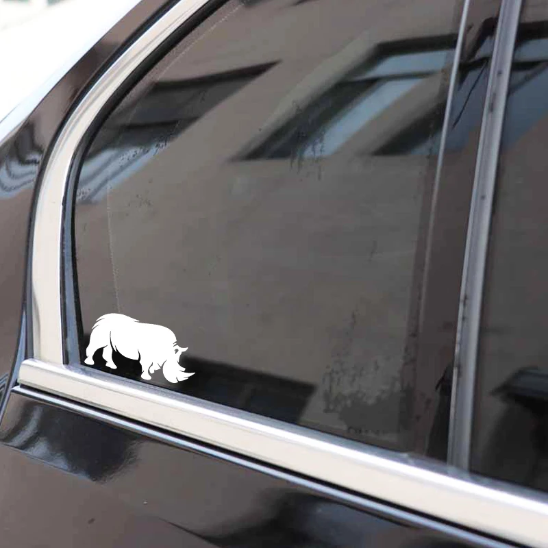 Un robusto modello di rinocero - Car Accessories Nz recensione e prezzo
